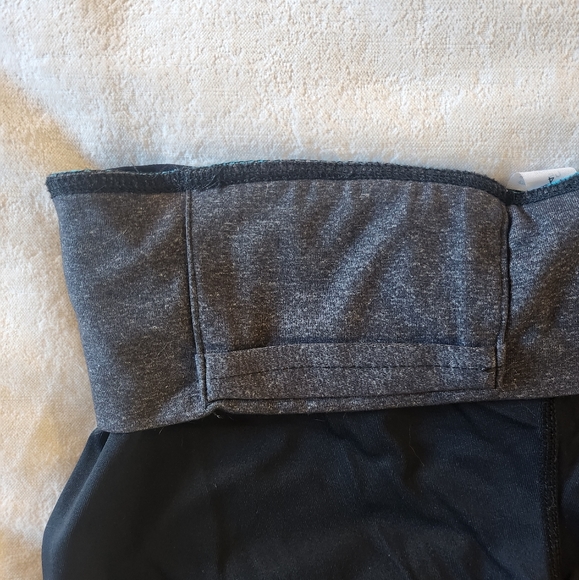 Lululemon High Waist Women's Crop Pants/Capri - US Size 4 - Great Condition! - Picture 5 of 5